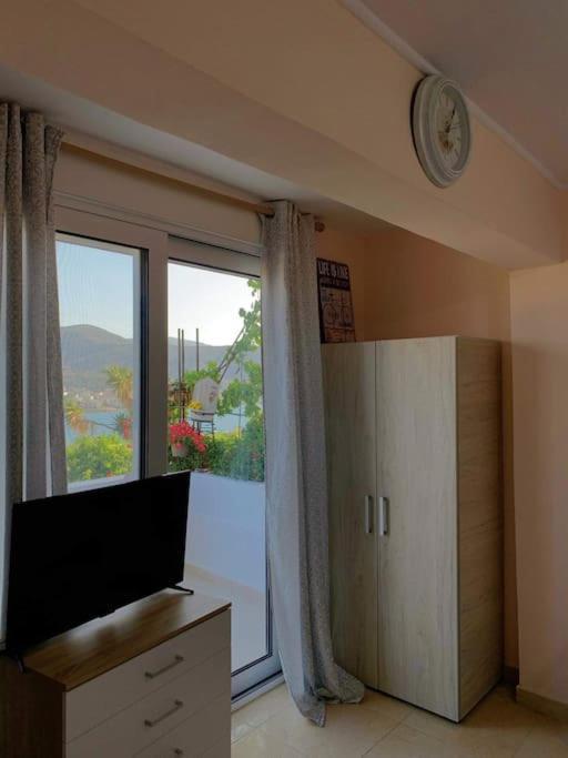Studio With Unique View Near The Beach! Porto Rafti Luaran gambar